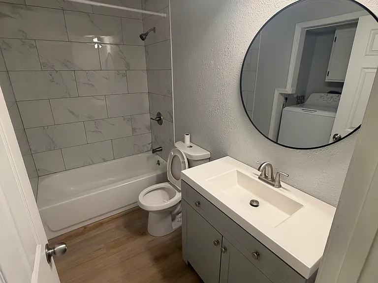 106 E Sunrise Dr — Photo 3