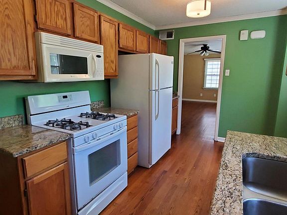 Plenty of counter and storage space