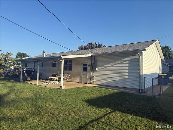 4th image of 103 W Poplar St