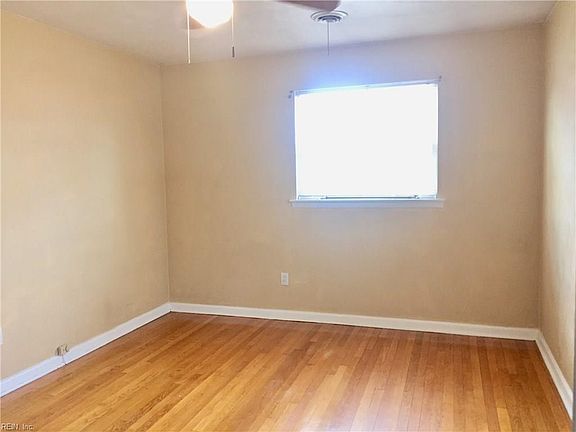 5th image of 22 Longwood Dr