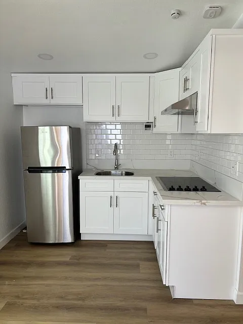 553 N Fairhaven St — Photo 1