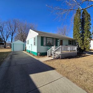 805 Pershing Blvd, Worthington, MN, 56187