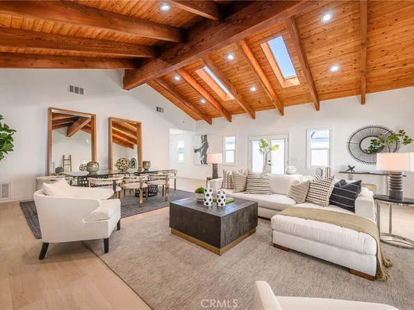 17239 Lemay St, Lake Balboa, CA 91406
