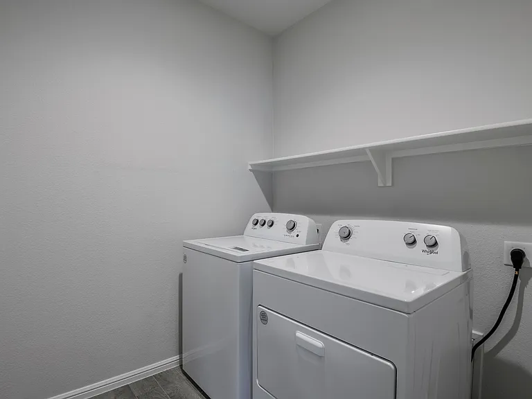 8620 High Hill Dr — Photo 3