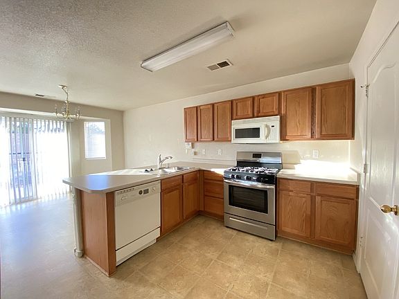 5th image of 9505 Cerro Largo Pl NW