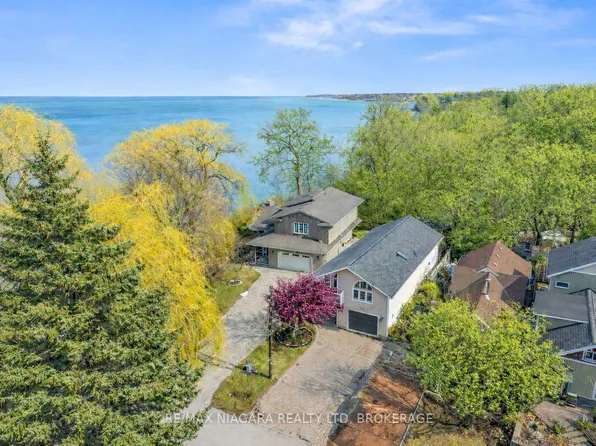 86 Newport St, Saint Catharines, ON L2M 1P7