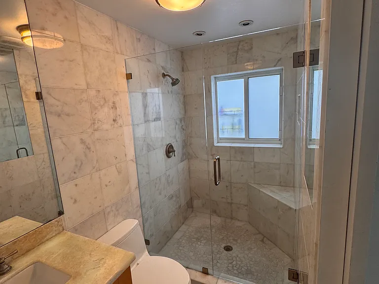 5901 NE 15th Ave — Photo 25