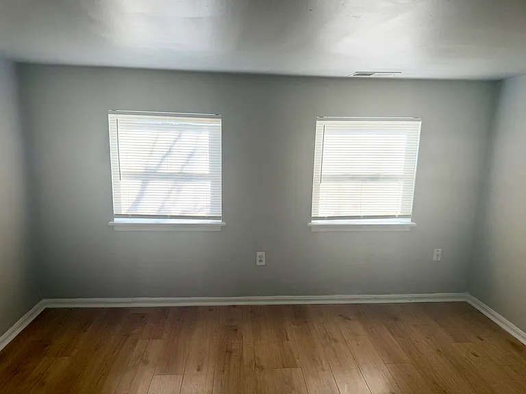 925 Bennett Pl #2B — Photo 11