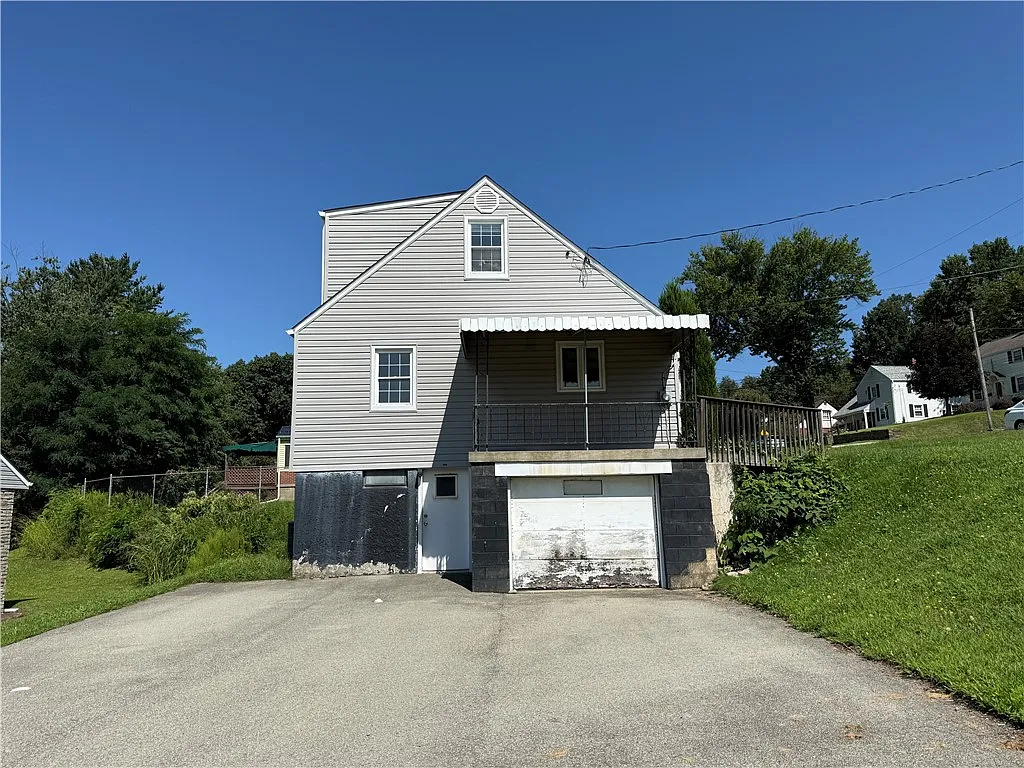 4 bed, 1.5 bath, $1,650 — Photo 3