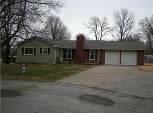 79 Park Plz, Lexington, MO 64067