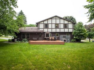 2103 Ramshead Ct, Waukesha, WI 53188