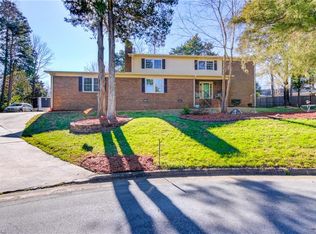 104 Brookberry Ct, Jamestown, NC 27282