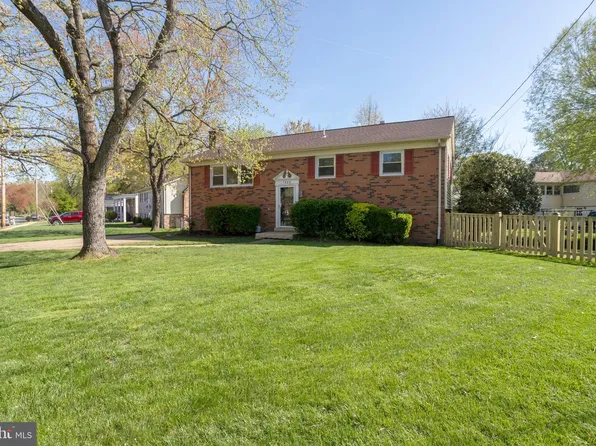 7800 Hayfield Rd, Alexandria, VA 22315