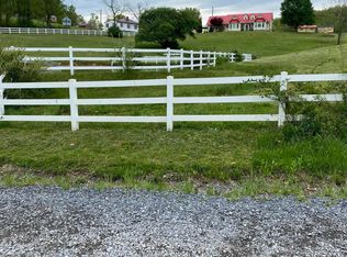 104 Majestic View Ln, Fayetteville, WV 25840