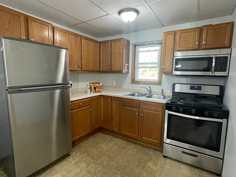 224 Main St E #2 — Photo 1