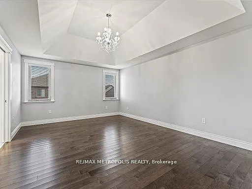 925 Lakewood Cres — Photo 17
