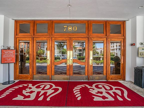 2nd image of 700 Biltmore Way APT 412
