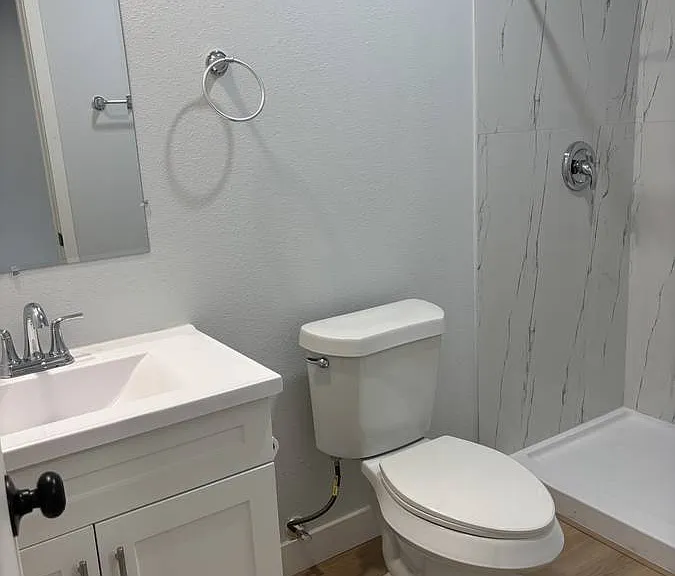 8065 Berwyn Rd — Photo 2