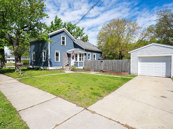 2nd image of 732 Wood St