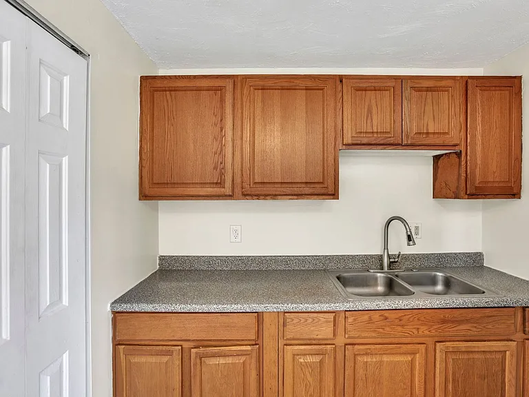 861 Kingsford Rd — Photo 12