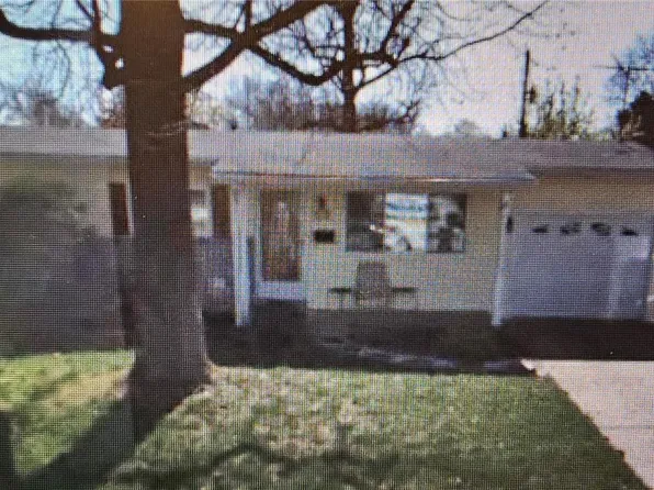 970 Keeven Ln, Florissant, MO 63031