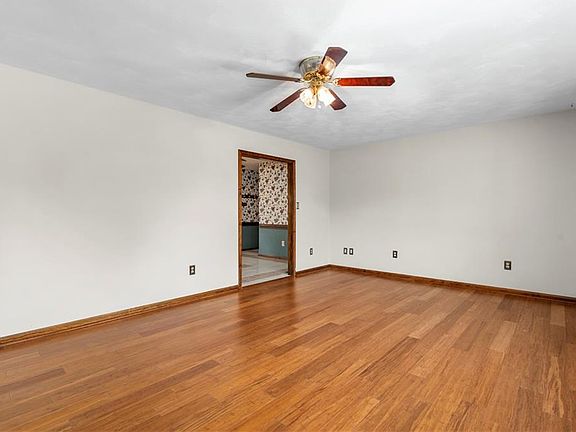 3rd image of 2716 Nansemond Cres