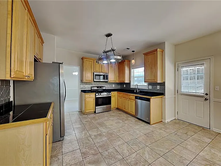 500 Cottonwood Close — Photo 6
