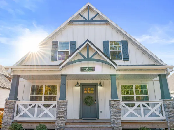 300 Branson Cove Boulevard #30, Hollister, MO 65672