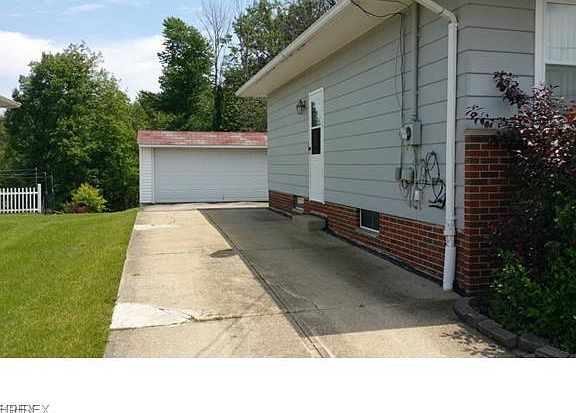 3rd image of 9229 Lincoln Dr