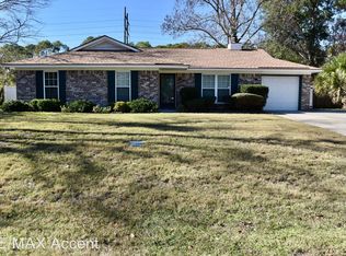 60 Rivers Bend Dr, Savannah, GA 31406