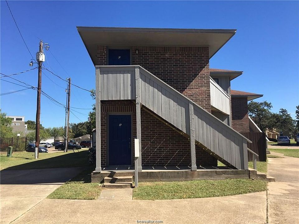 1st image of 803 Autumn Cir APT B