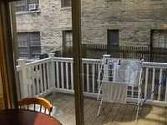 Rented by Metropolis Real Estate of Manhattan | media 30