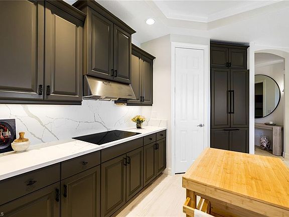 5th image of 10733 Mirasol DR #609
