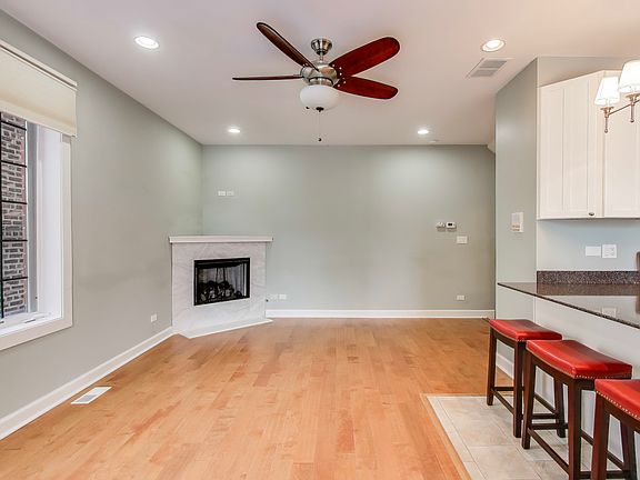 3rd image of 1416 W Farwell Ave #1R