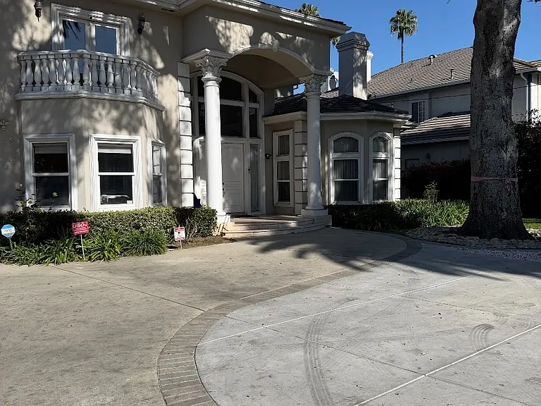 E Longden Ave — Photo 8