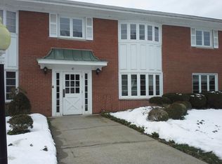 7560 Hollycroft Ln APT 11C, Mentor, OH 44060