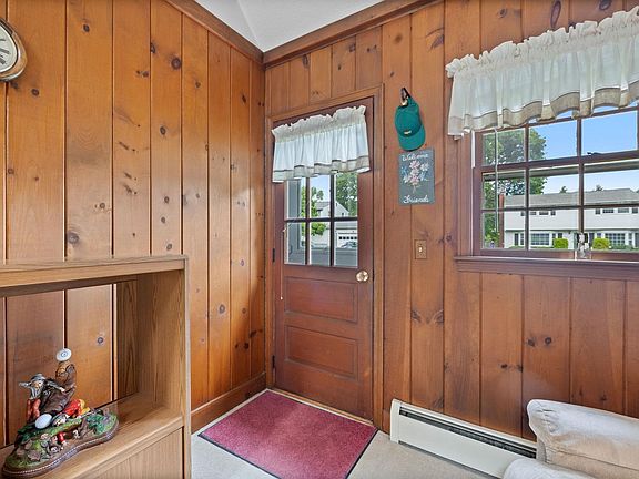 5th image of 23 Massachusetts Drive