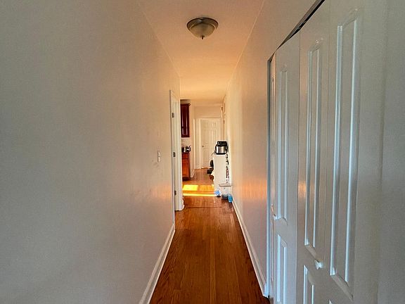 4th image of 5521 W Farragut Ave