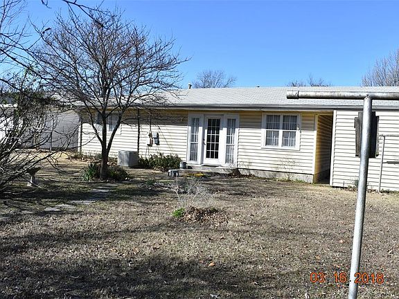 3rd image of 104 N Sunset Dr