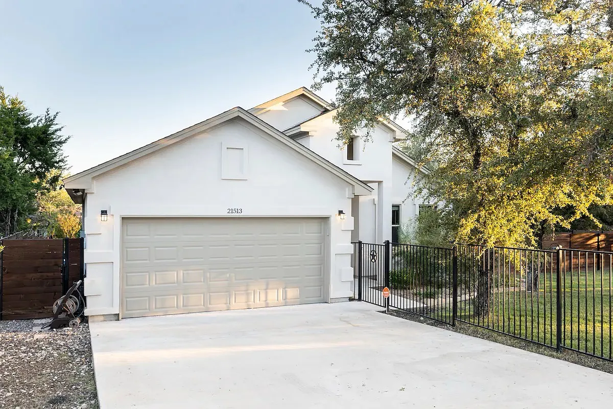 21513 Santa Carlo Ave — Photo 4