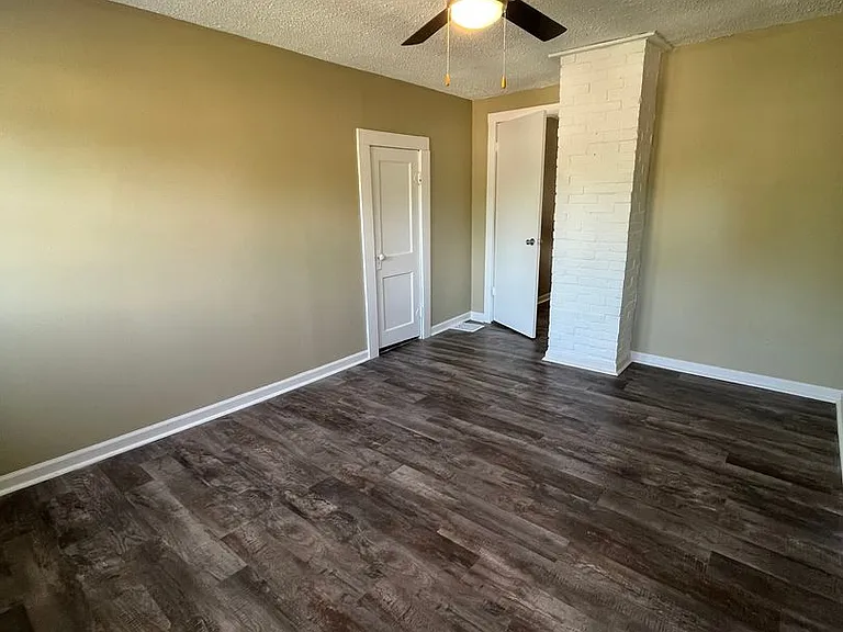 318 S Gibson St — Photo 4