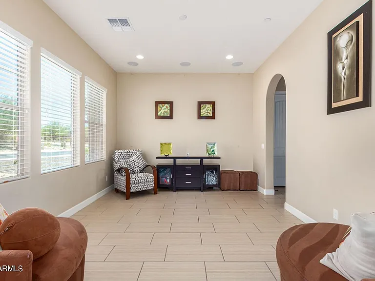 10924 N 136th Pl — Photo 3