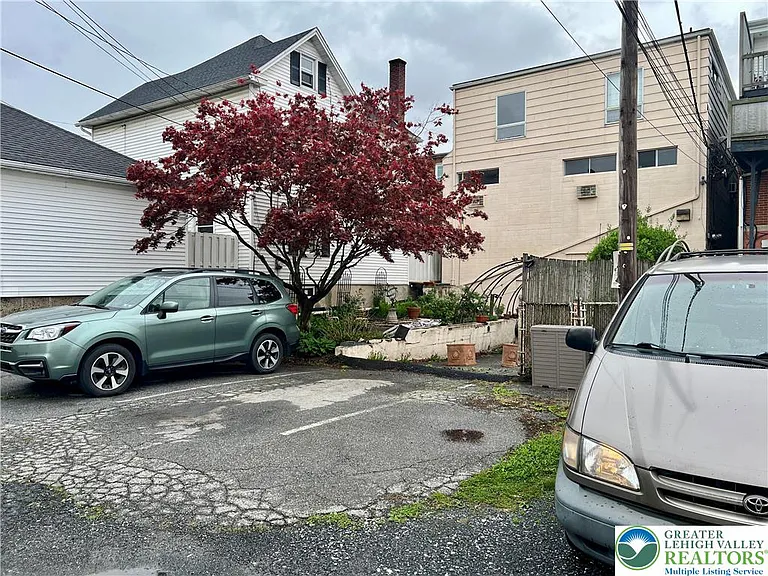 606 W Broad St #F — Photo 12