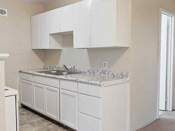 4th image of 280 Fuller Ave #12