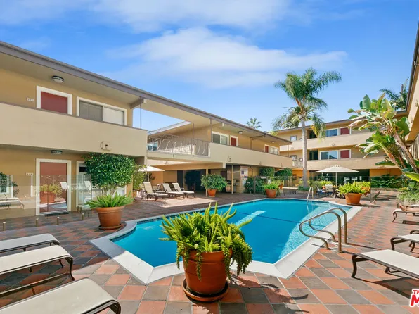 970 Palm Ave APT 301, West Hollywood, CA 90069