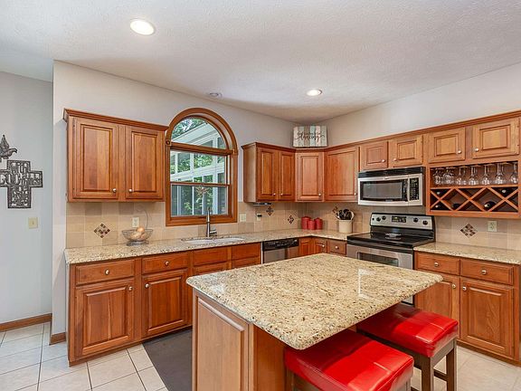 4th image of 5312 Charter Oaks Dr