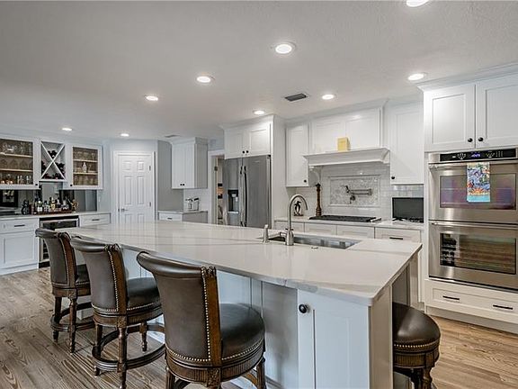 4th image of 1358 54th Ave NE