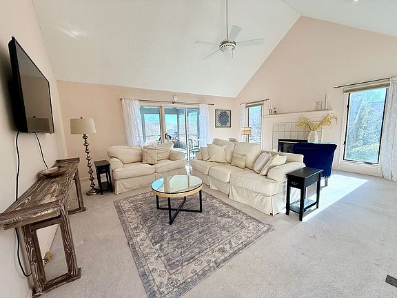 2nd image of 104 Highview Ln