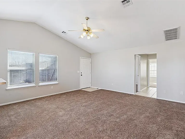 602-604 Welston Cir #1 — Photo 11