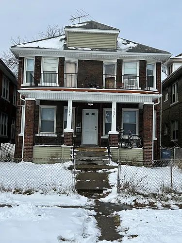 1st image of 1934 Seward St #1W